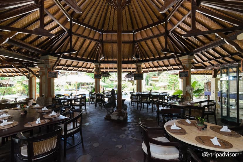 Garden Dining
